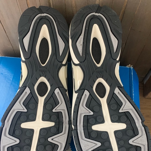 NWT Adidas Temper Run Black Glow Size 11.5 F97209 - Picture 8 of 13